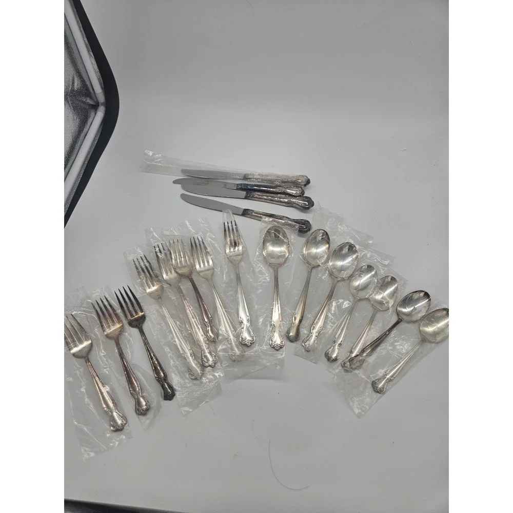 Lot Of 19 Pieces Rogers And Bro Flatware